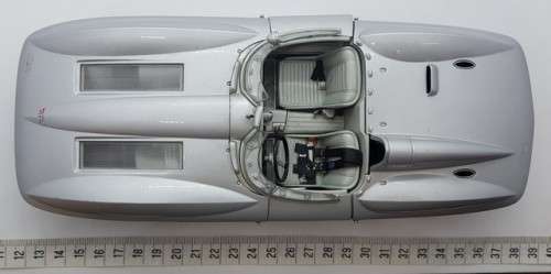 1959 Chevrolet Corvette Stingray Racer AutoArt model car as per photo