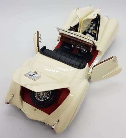 1937 Delahaye Spider-type 165 Cabriolet Guiloy Spain model car as per photo