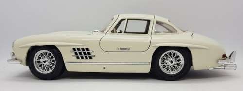 1954 Mercedes Benz 300SL Gullwing model car as per photo