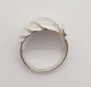 925 Sterling Silver Ring weight 3,9g as per photo