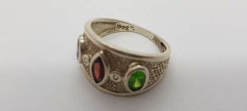 925 Sterling Silver Ring weight 4.6g size Q as per photo