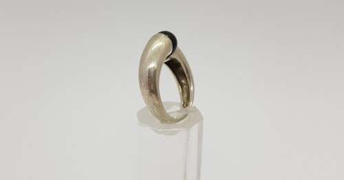 925 Sterling Silver Ring weight 7.3g size Q as per photo
