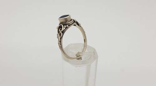 925 Sterling Silver Ring weight 2.3g size Q as per photo