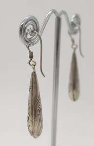 925 sterling Silver Large Teardrop Earrings weight 4g as per photo