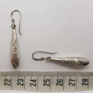 925 sterling Silver Large Teardrop Earrings weight 4g as per photo