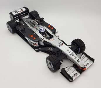 Paul's Model Art MiniChamps Mclaren Mercedes Model Car Scale 1/18, missing fin as per photo