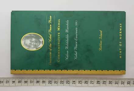 Nelson Mandela Nobel Peace Laureate 1993 30g silver medallion as per photo