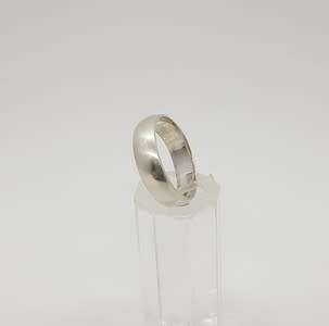 925 Sterling Silver Ring weight 3.6g size Q as per photo