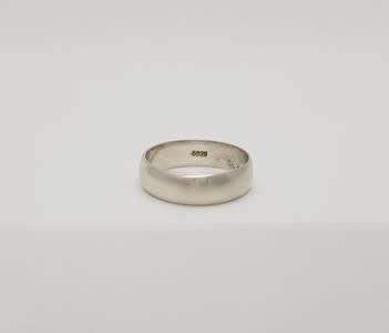 925 Sterling Silver Ring weight 3.6g size Q as per photo