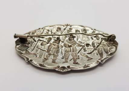 Antique Dutch Repousse Brooch - Silver 900 - Rembrandt`s Night Watch weight 13.5g(6cmx4cm) asp