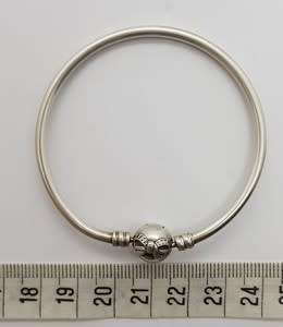 Original Pandora Sterling Silver Bangle with bow clasp 16cm as per photo