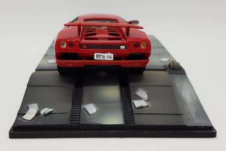 Lamborghini Diablo - Die Another Day model car - broken mirror - as per photo