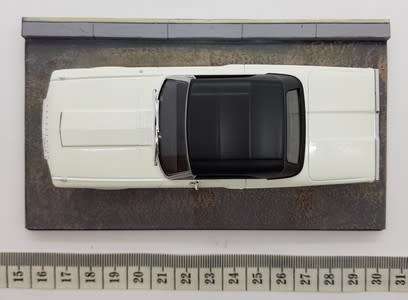 Ford Thunderbird - Goldfinger model car - as per photo