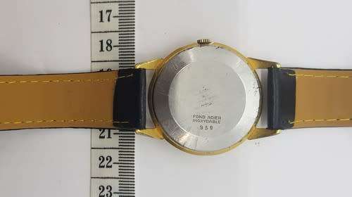 Dulux antimagnetic wind-up men`s watch, working - as per photo