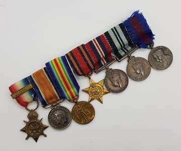 Set of WWI and WW2 miniature medal set - as per scan