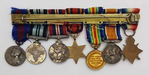 Set of WWI and WW2 miniature medal set - as per scan