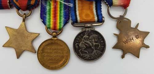 Set of WWI and WW2 miniature medal set - as per scan