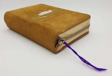 M.V. Athlone Castle Bridge / card game in leather pouch - as per photo