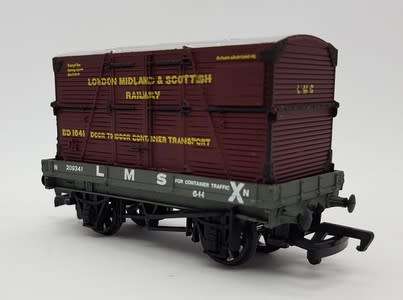 Bachmann 1 Plank wagon with large container 00 Gauge in box as per photo