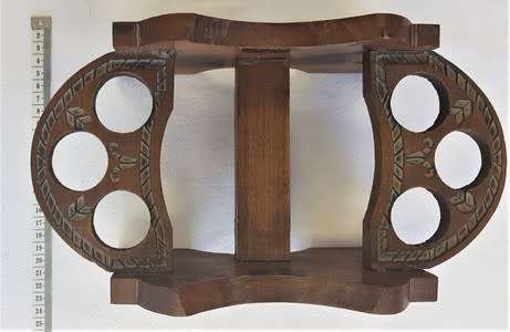 Miniature Whiskey Barrel with shot glasses - missing tap - as per photo