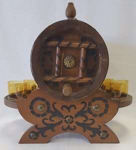 Miniature Whiskey Barrel with shot glasses - missing tap - as per photo