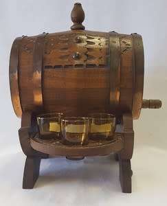 Miniature Whiskey Barrel with shot glasses - missing tap - as per photo