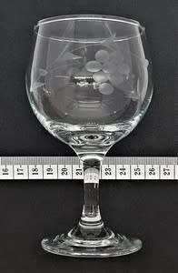 Lot of 6 Vintage Etched Wine Glasses 15cm- as per photo