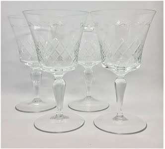 Lot of 4 Wine Glasses 16 cm - as per photo