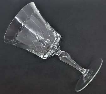 Lot of 4 Wine Glasses 16 cm - as per photo