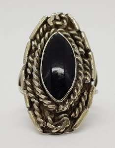 925 Sterling Silver Ring weight 8.1g size S as per photo