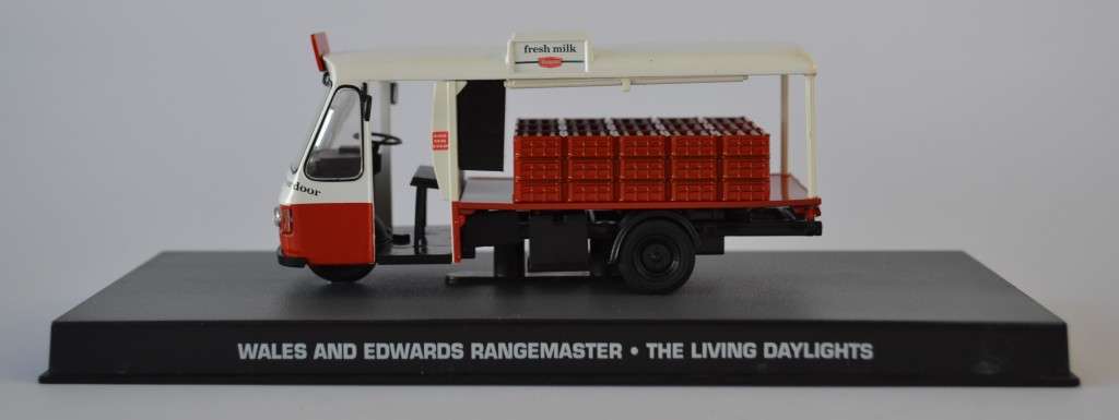 James Bond 007 Rangemaster - The Living Daylights Model Car Scale 1:32 as per photo