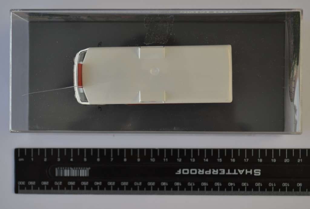 James Bond 007 Rangemaster - The Living Daylights Model Car Scale 1:32 as per photo