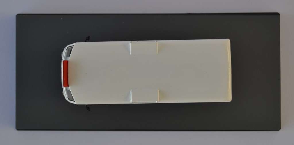 James Bond 007 Rangemaster - The Living Daylights Model Car Scale 1:32 as per photo