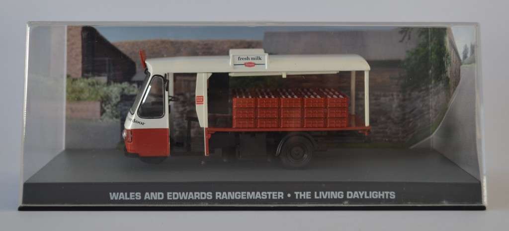 James Bond 007 Rangemaster - The Living Daylights Model Car Scale 1:32 as per photo
