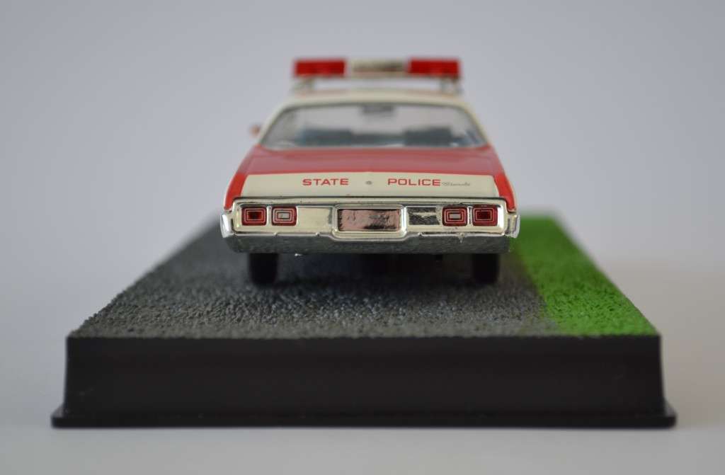 James Bond 007 Chevrolet Police Car - Live and Let Die Model Car Scale 1:32 as per photo