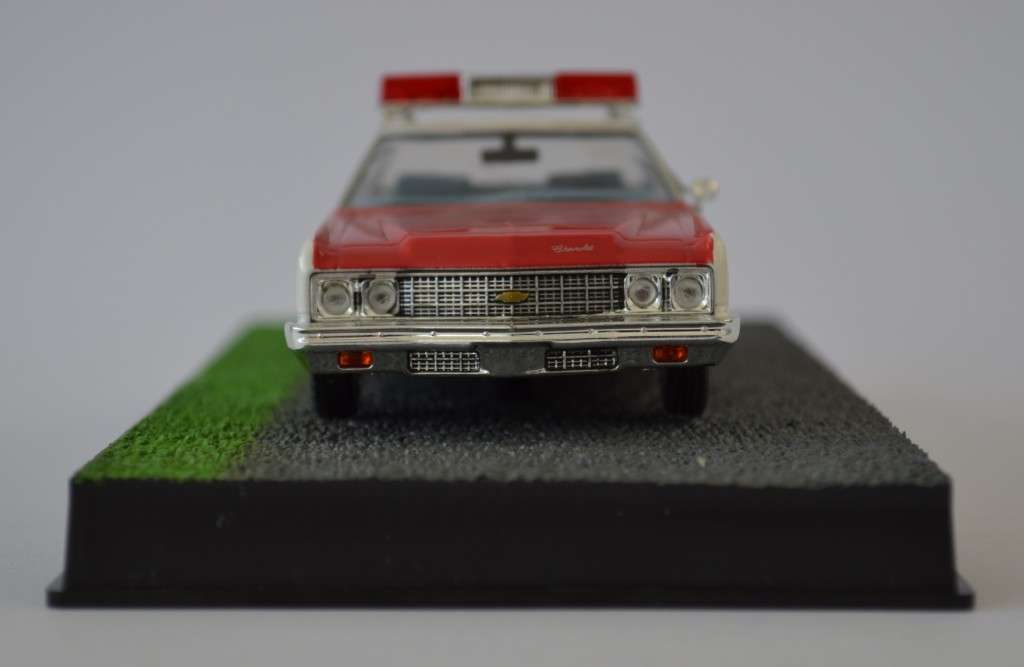 James Bond 007 Chevrolet Police Car - Live and Let Die Model Car Scale 1:32 as per photo