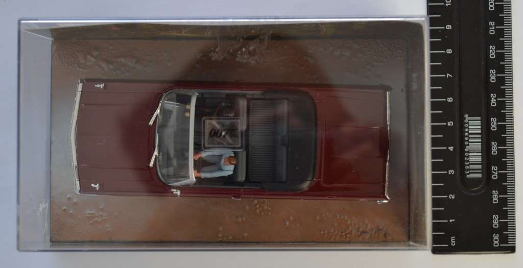 James Bond 007 Chevrolet Impala - Live and Let Die Model Car Scale 1:43 as per photo