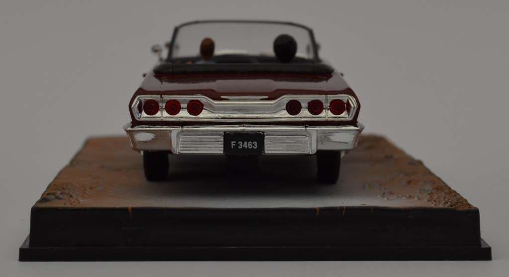 James Bond 007 Chevrolet Impala - Live and Let Die Model Car Scale 1:43 as per photo