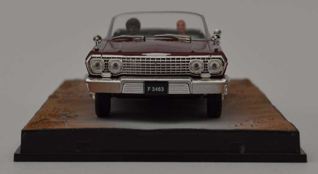 James Bond 007 Chevrolet Impala - Live and Let Die Model Car Scale 1:43 as per photo