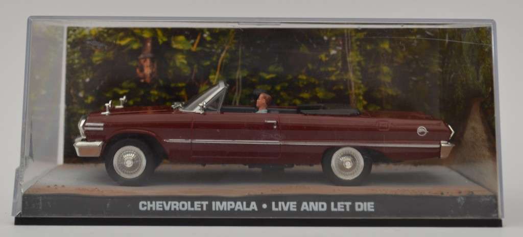 James Bond 007 Chevrolet Impala - Live and Let Die Model Car Scale 1:43 as per photo