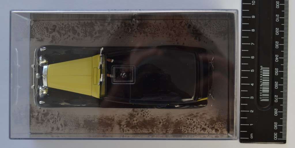 James Bond 007 Rolls Royce Phantom III - Goldfinger Model Car Scale 1:43 as per photo