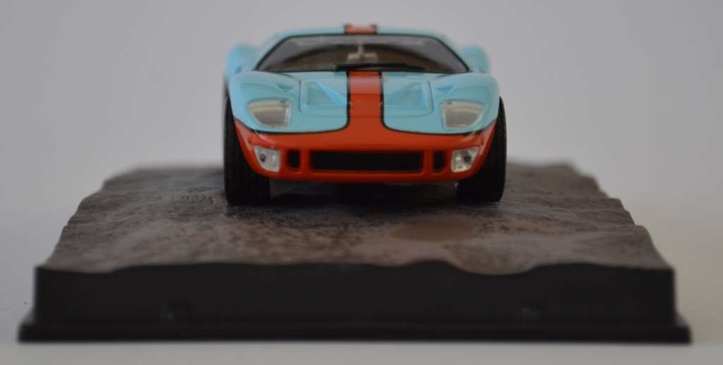 James Bond 007 Ford GT40 - Die Another Day Model Car Scale 1:43 as per photo