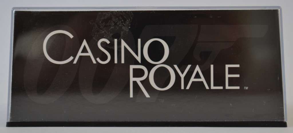 James Bond 007 Jaguar XJ8 - Casino Royale Model Car Scale 1:43 as per photo