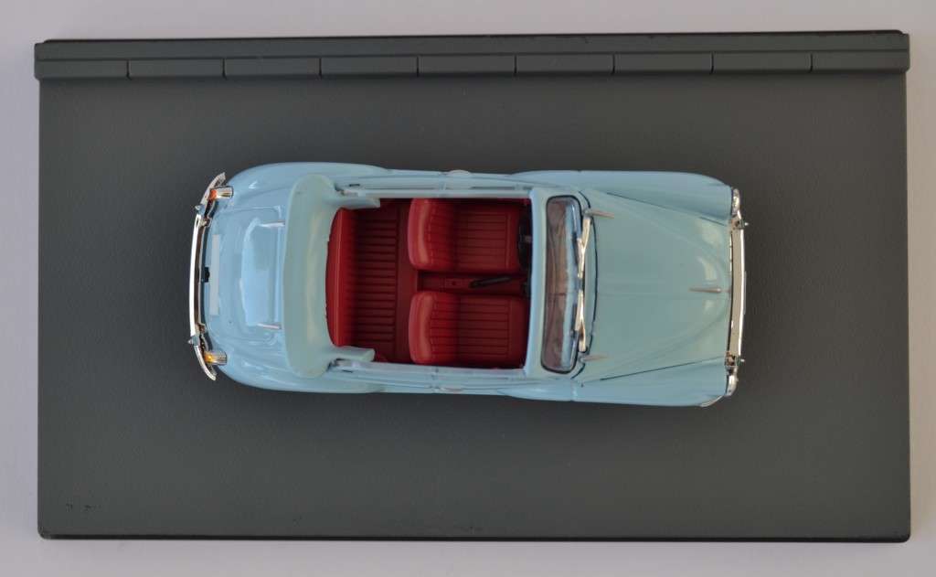 James Bond 007 Morris Minor - Thunderball Model Car Scale 1:43 as per photo