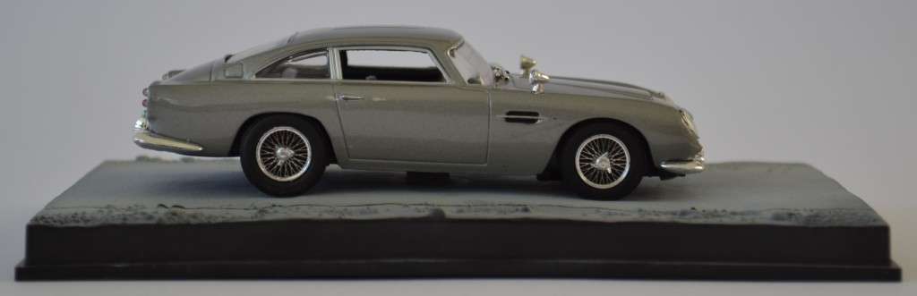 James Bond 007 Aston Martin DB5 - Skyfall Model Car Scale 1:43 as per photo