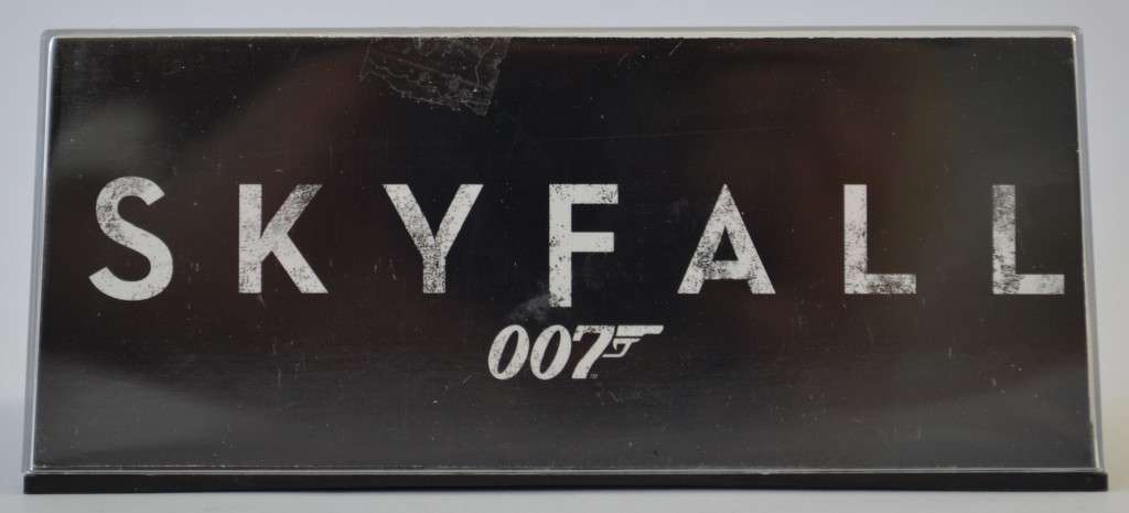 James Bond 007 Aston Martin DB5 - Skyfall Model Car Scale 1:43 as per photo