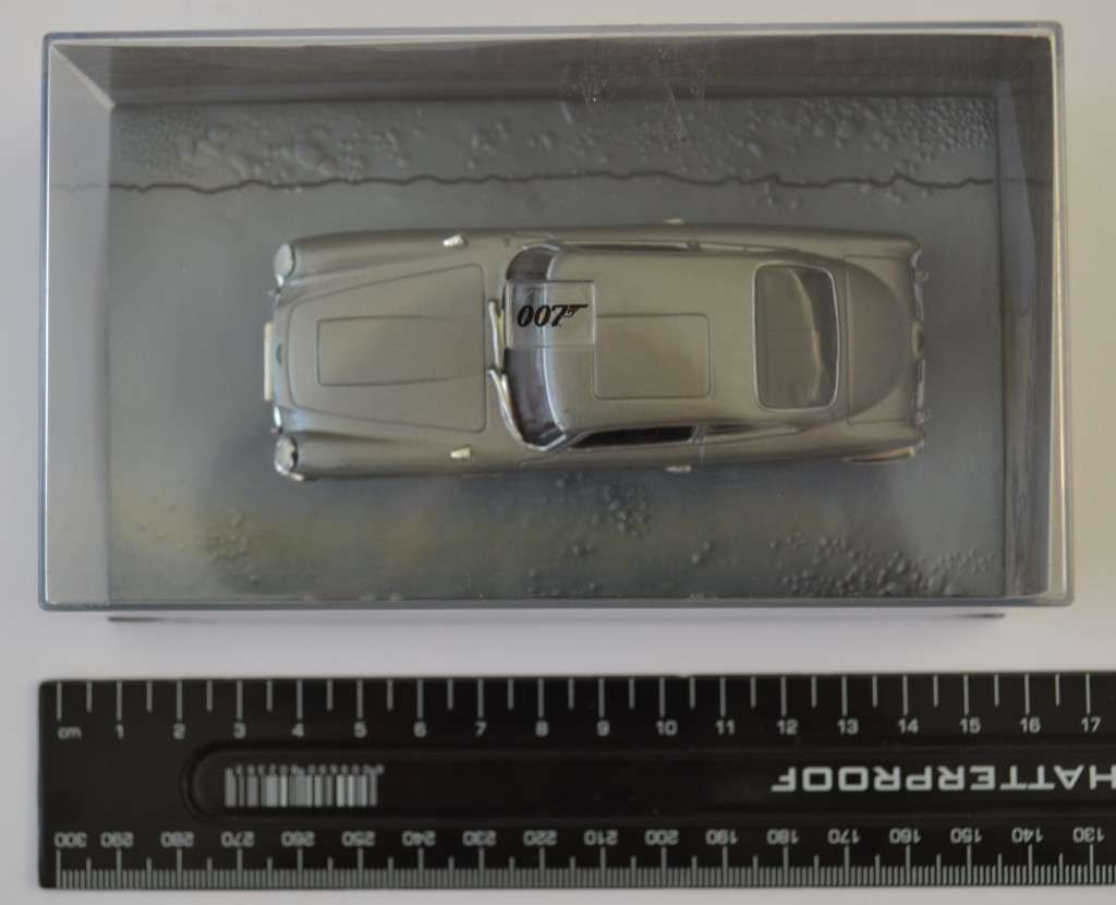 James Bond 007 Aston Martin DB5 - Skyfall Model Car Scale 1:43 as per photo