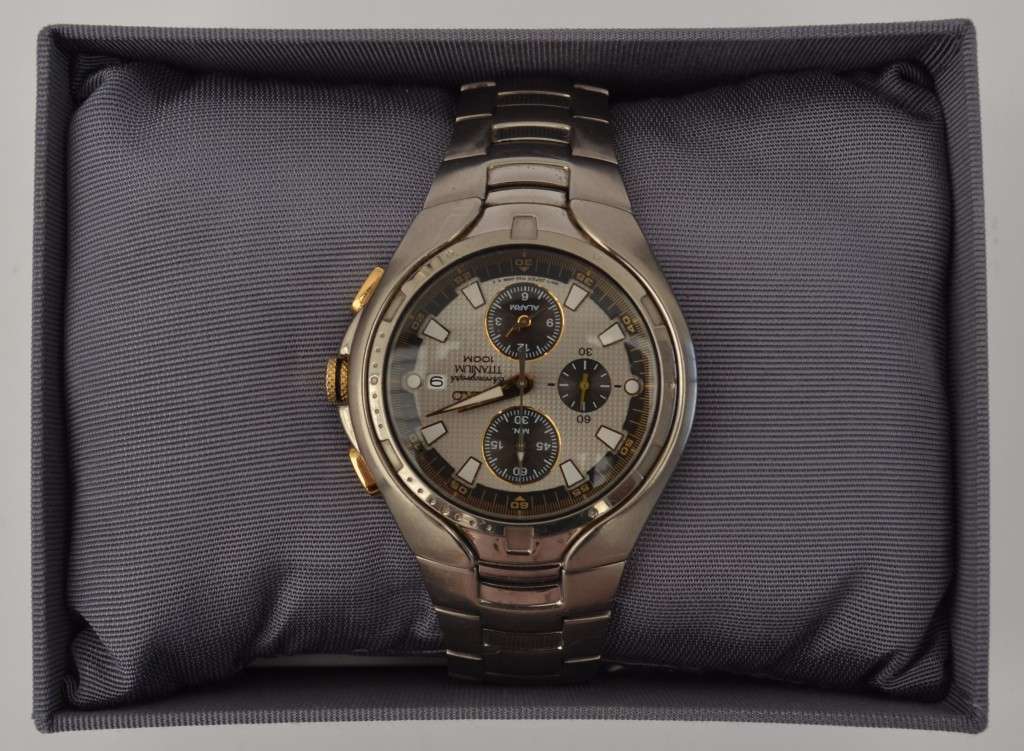 Seiko Chronograph Titanium Watch 100m in box - working as per photo