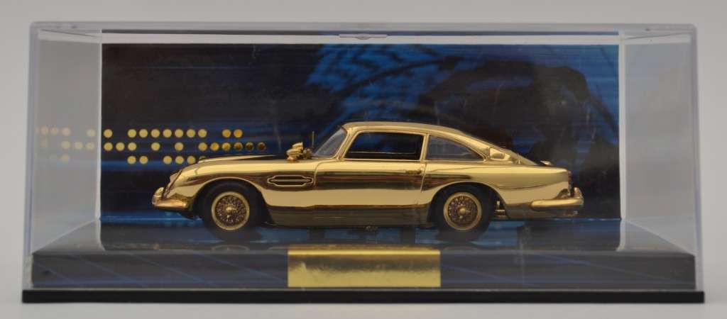James Bond DB5 Aston Martin Limited Edition mini champs 1:43 as per photo