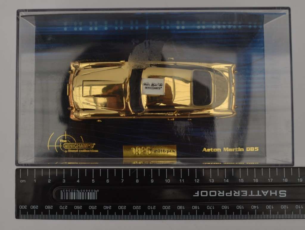 James Bond DB5 Aston Martin Limited Edition mini champs 1:43 as per photo